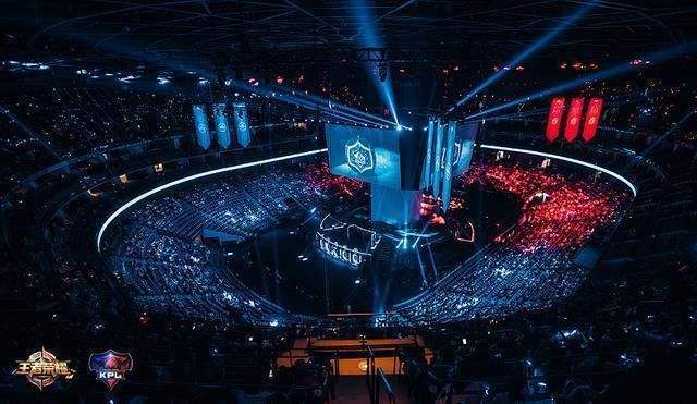 背后都是一 背后都是一